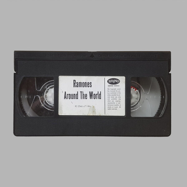 Ramones Around the World - Imagem 3