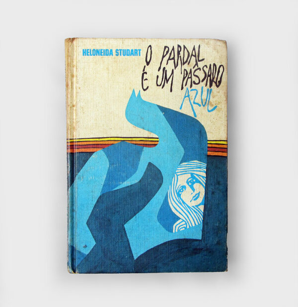 O pardal é um pássaro azul